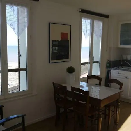 Vue Exceptionnelle Mer Et Falaises Appartement