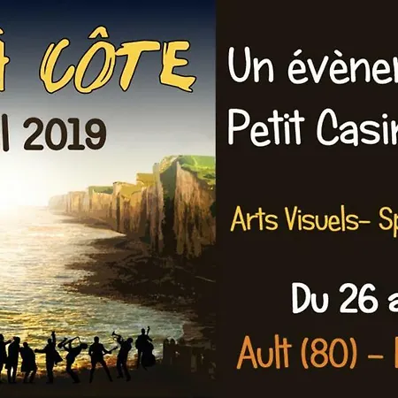 Vue Exceptionnelle Mer Et Falaises Ault