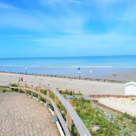 Vue Exceptionnelle Mer Et Falaises